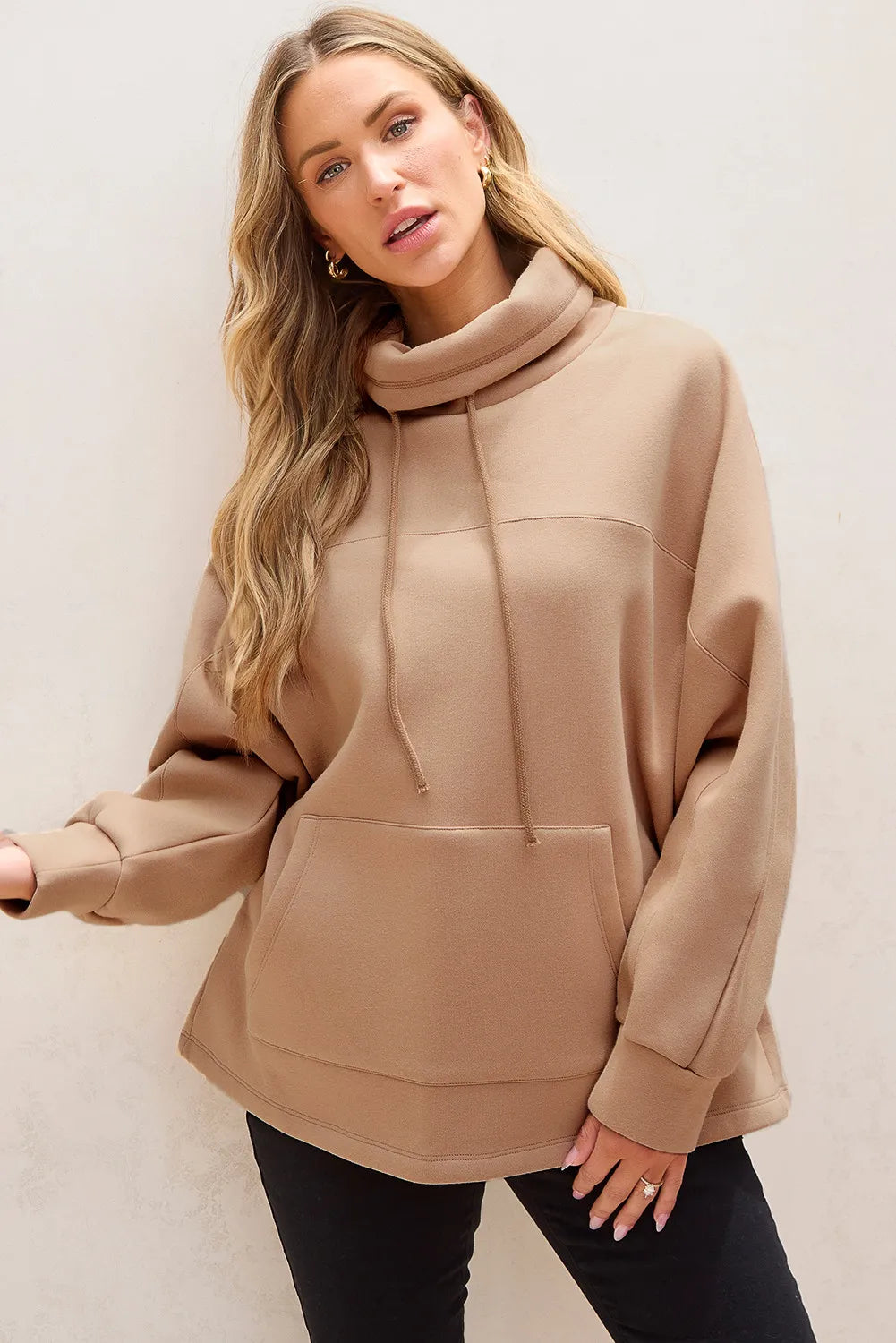 Camila | Long-sleeved sweatshirt with turtleneck and drawstring