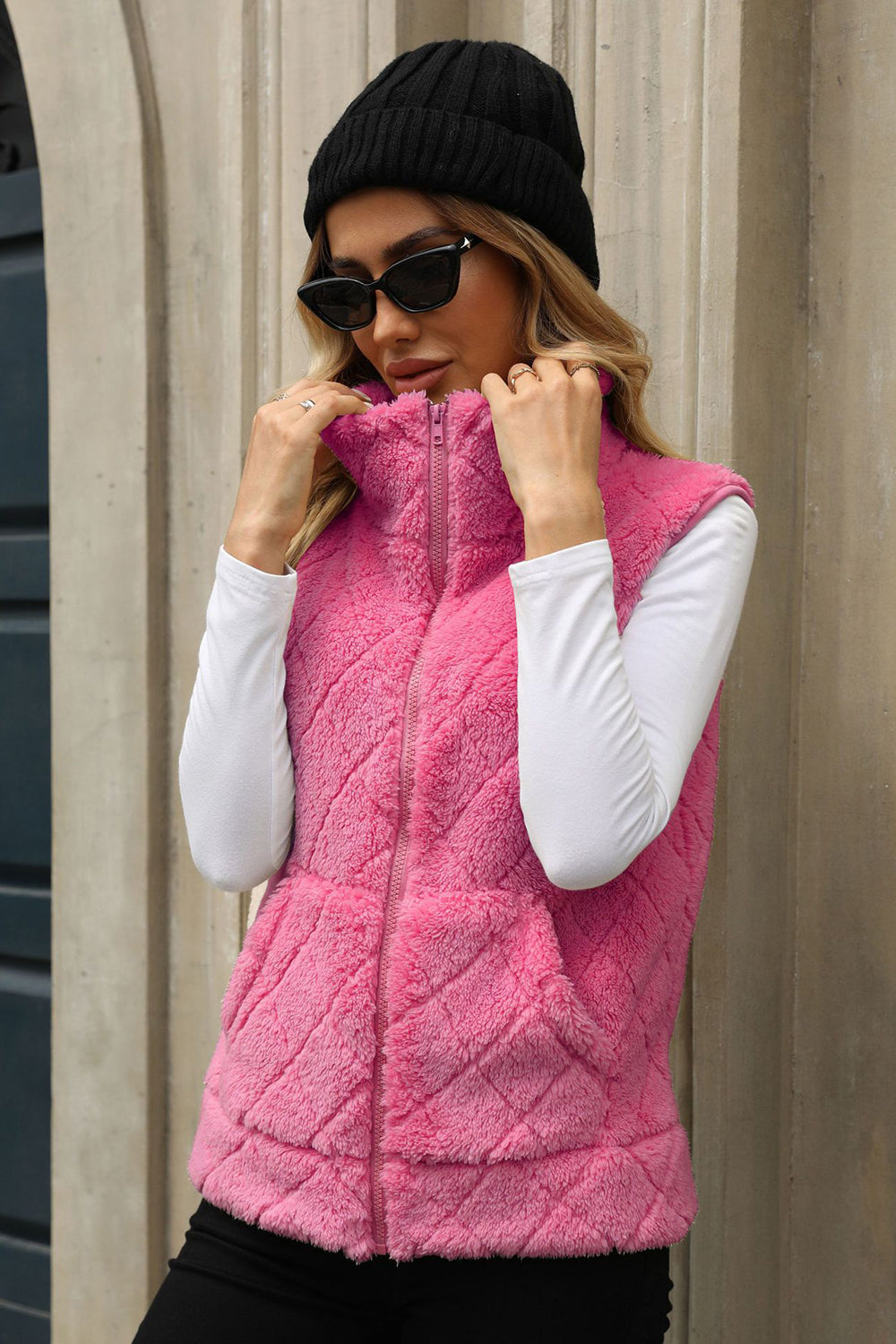 Katherine | Vest with a fluffy checked structure and zipper