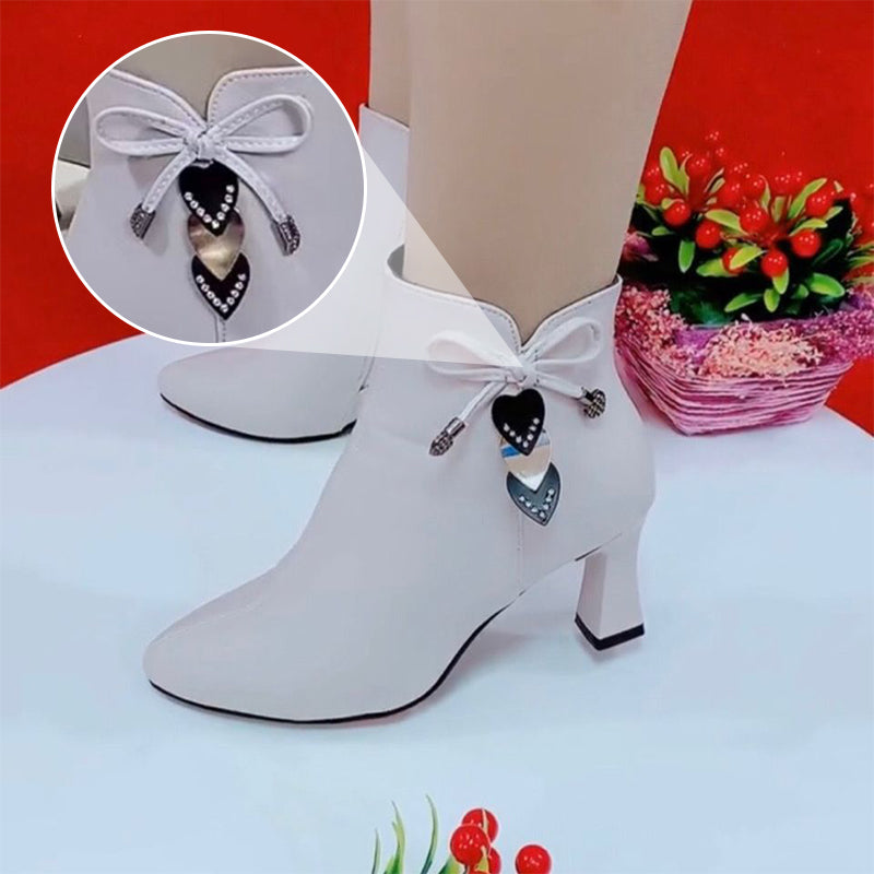 Esther | Suede ankle boots with bow