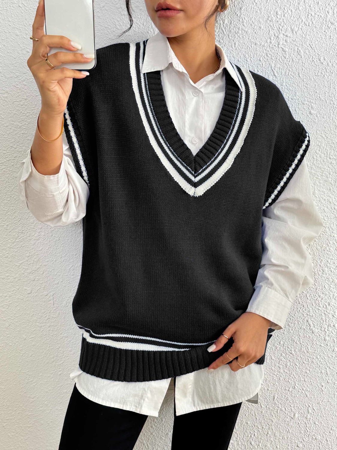 Margherita | Sweater vest with contrast trim and V-neck