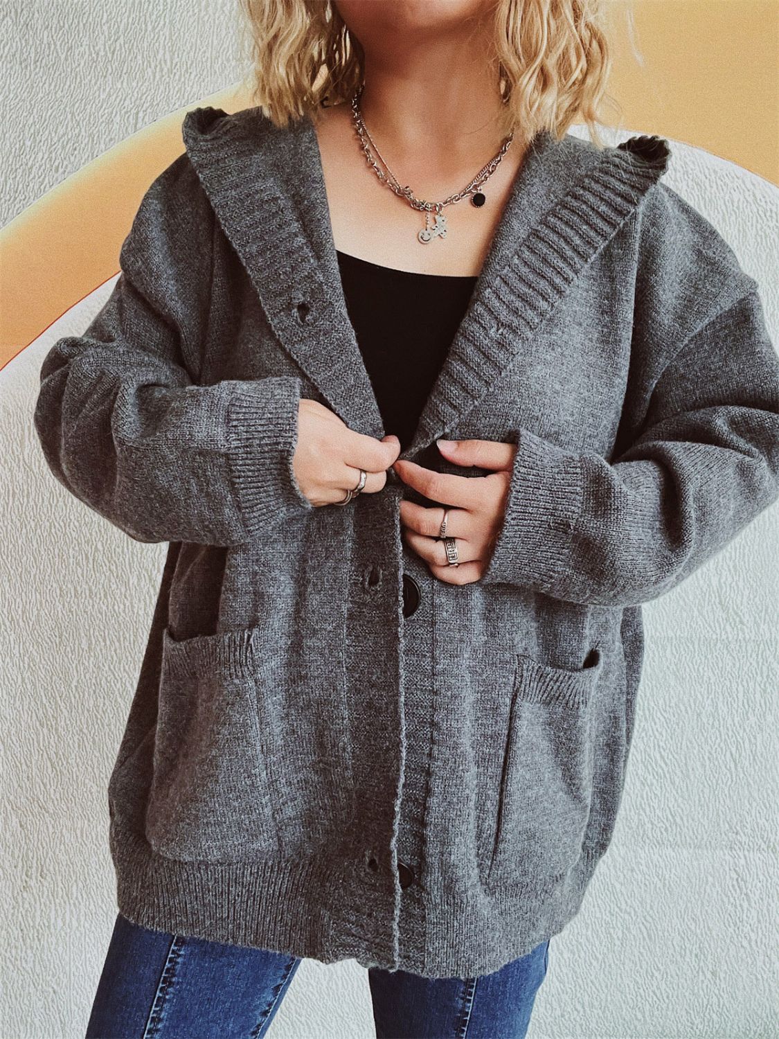 Beatrice | Long-sleeved cardigan with hood and dropped shoulders