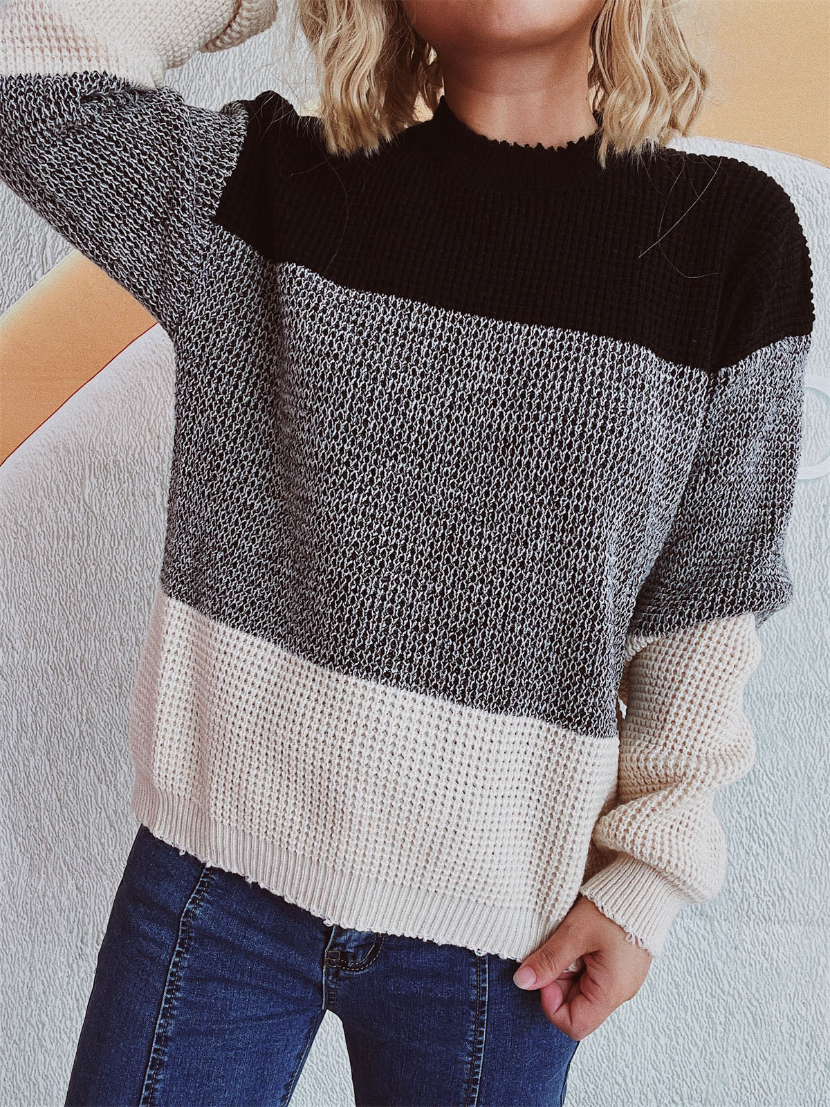 Emilie | Long sleeve sweater with a color block design