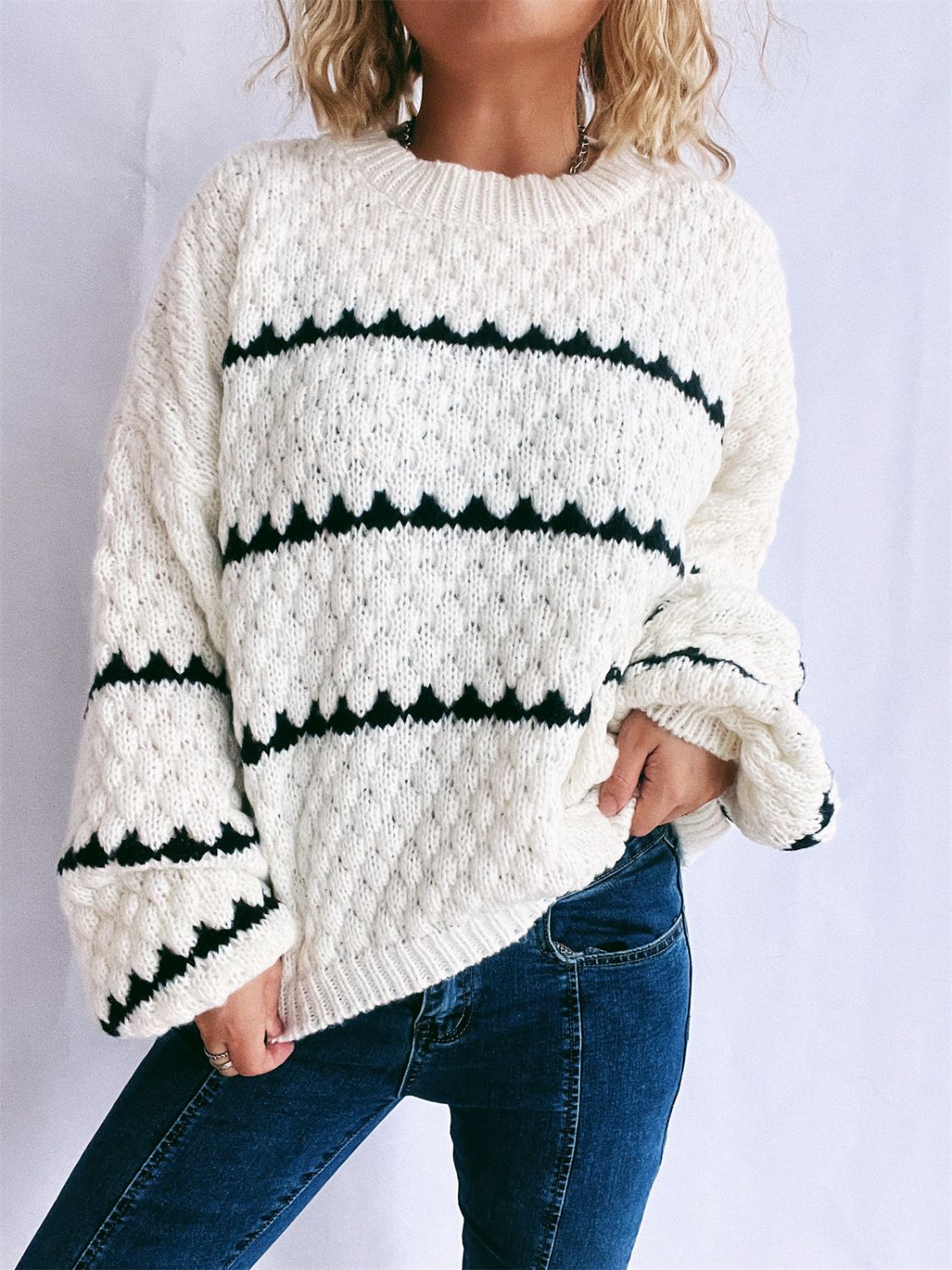 Bianca | Long-sleeved sweater with contrasting stripes and a crew neck