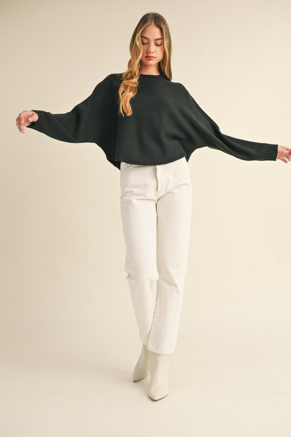Irene | Short crew neck sweater with dolman sleeves from Mable