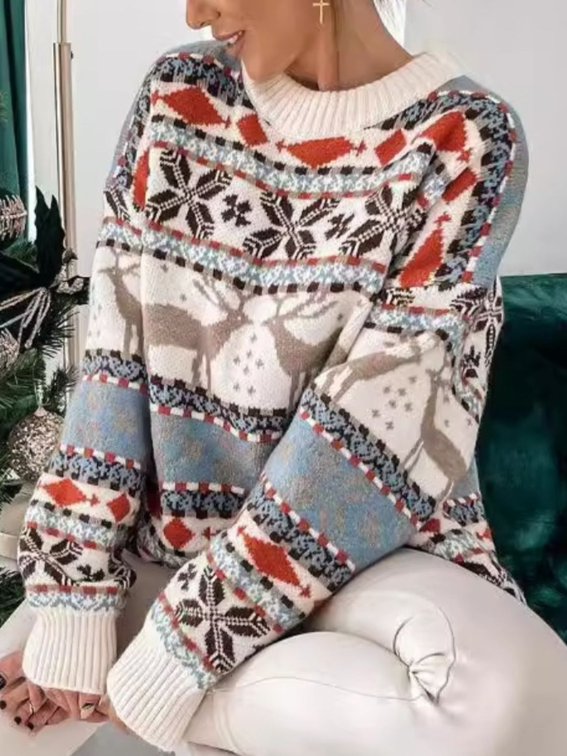 Trinidad | Pullover with a geometric crew neck and dropped shoulders