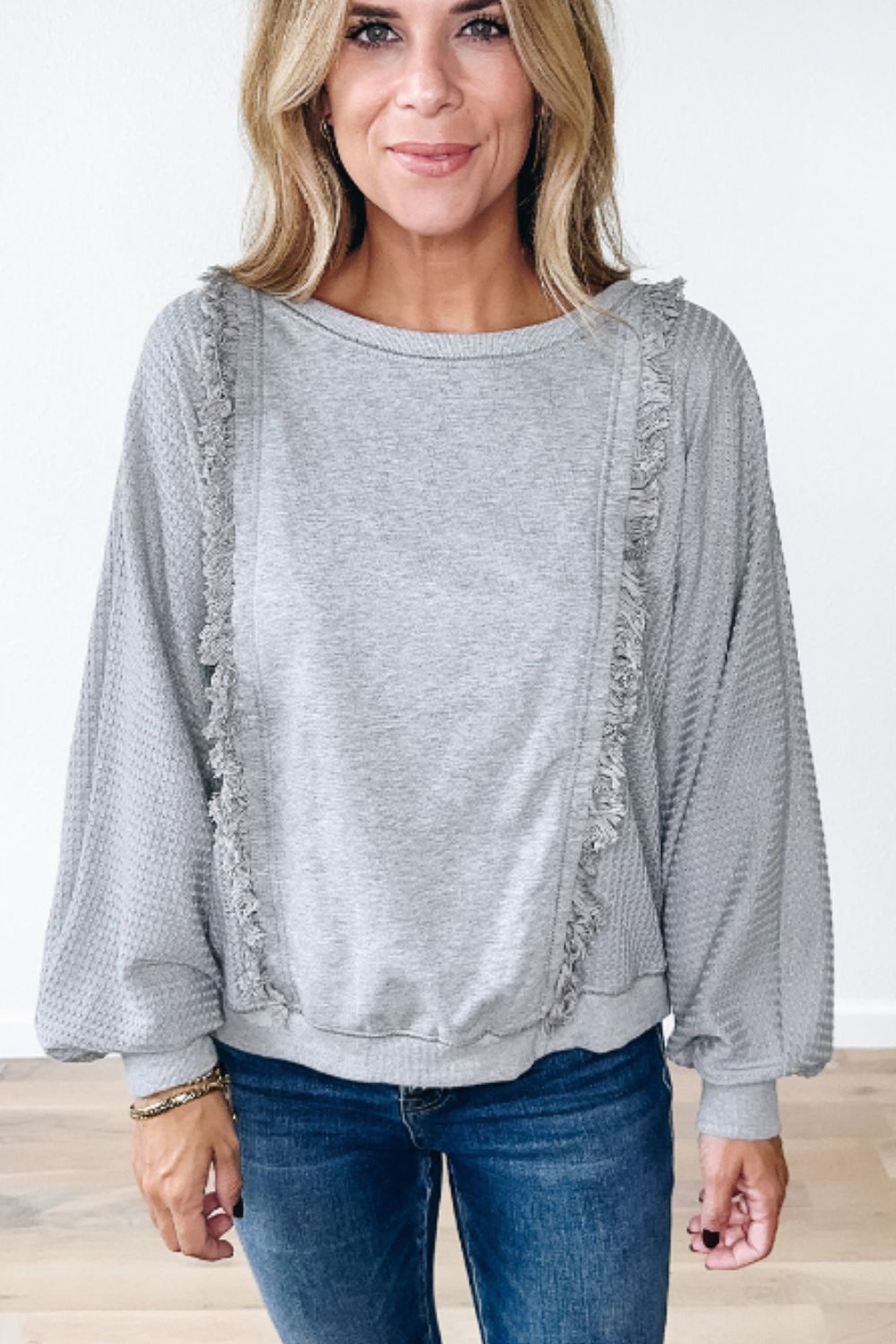 Yamel | Long sleeve sweatshirt with a crew neck and raw hem
