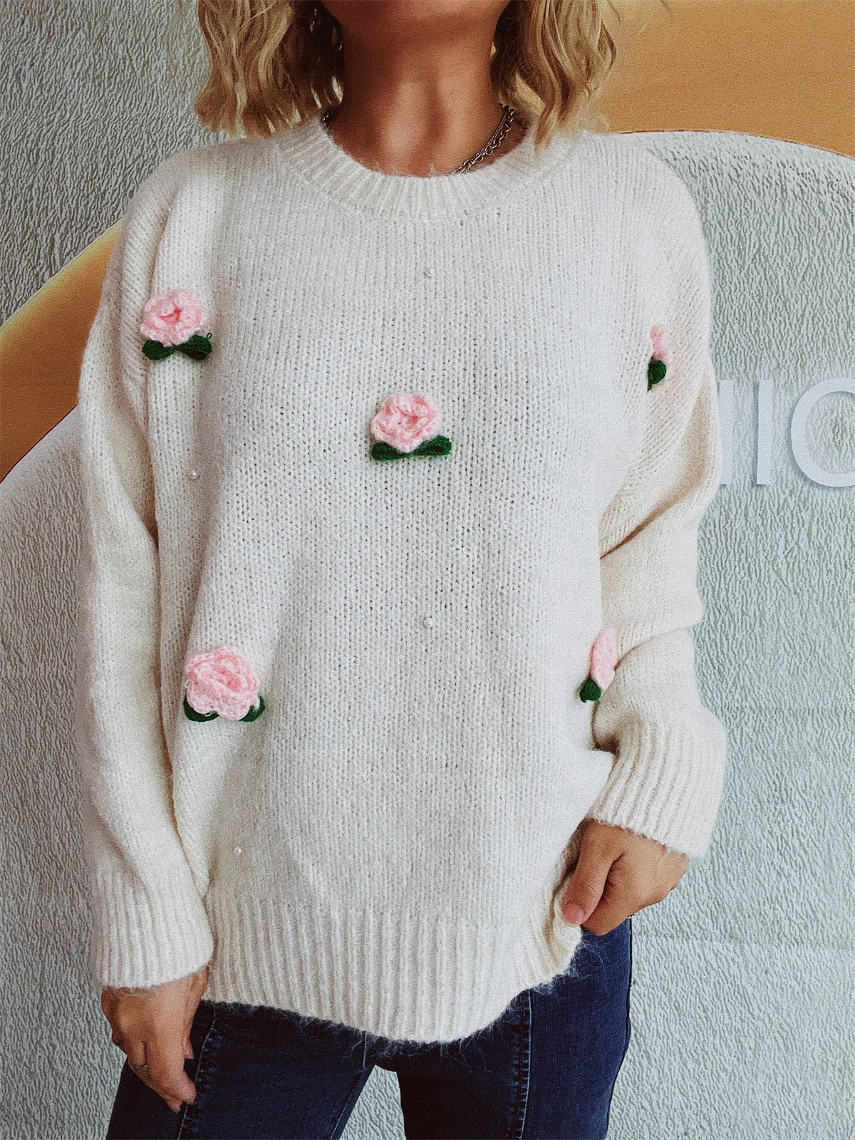 Stefanie | Long-sleeved sweater with a floral crew neck
