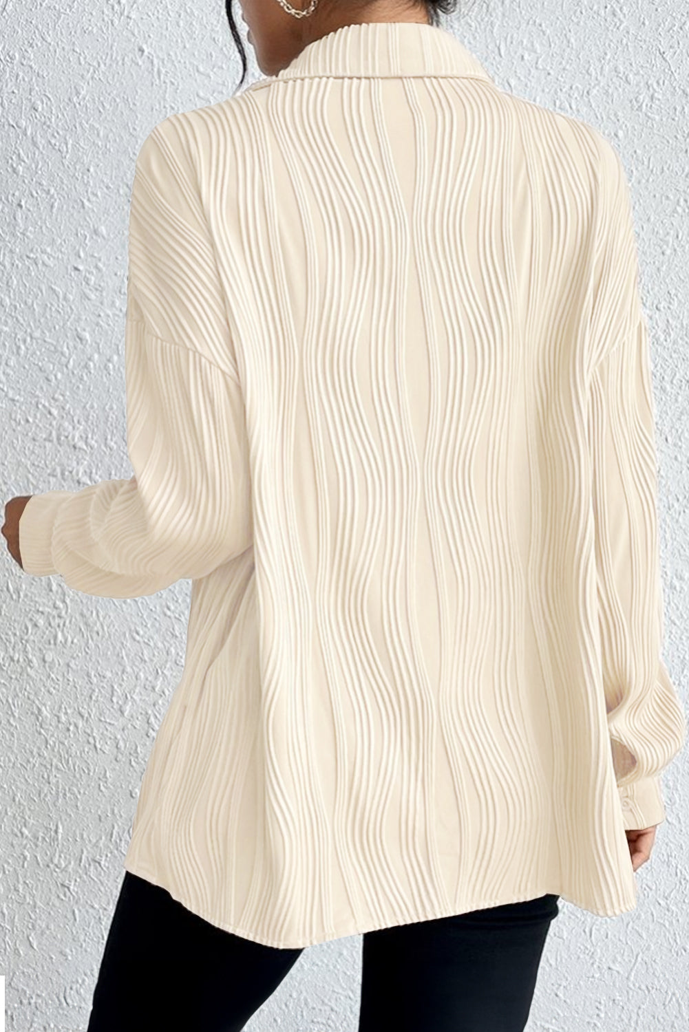 Xenia | Long sleeve button down shirt with a structured collar and collar