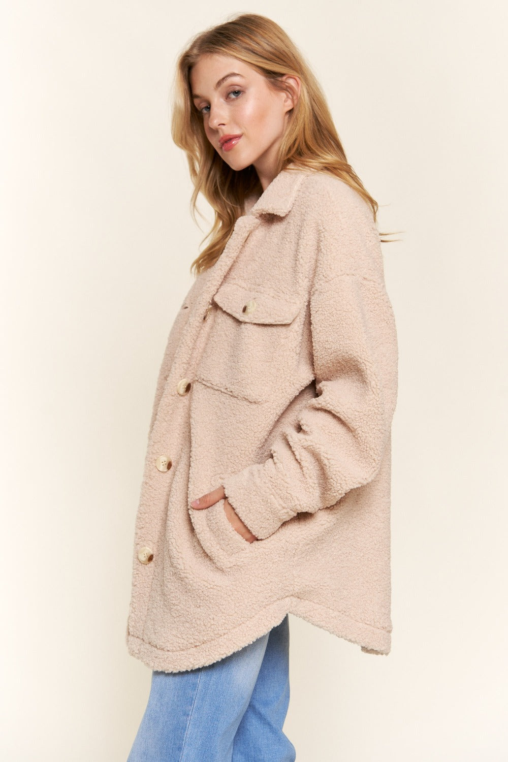 Nina | And the Why Teddy Sherpa button-down jacket with a curved hem