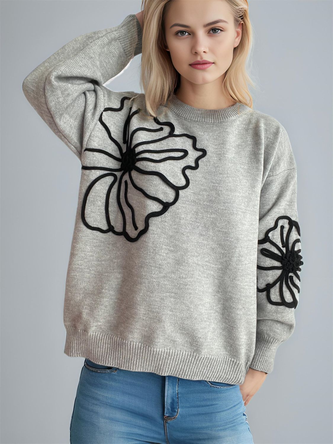 Gerda | Long-sleeved sweater with a floral crew neck