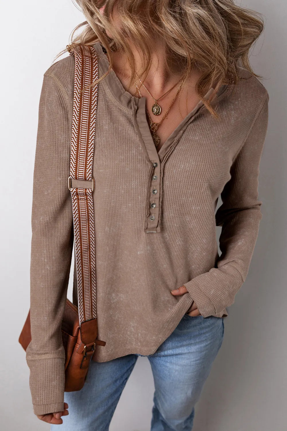 Margot | Notched long sleeve top