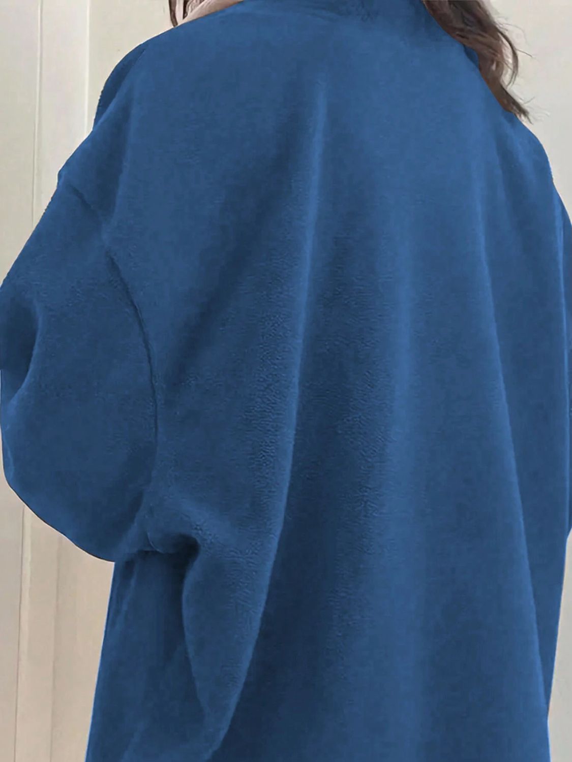 Ingrid | Contrasting long-sleeved sweatshirt with dropped shoulders