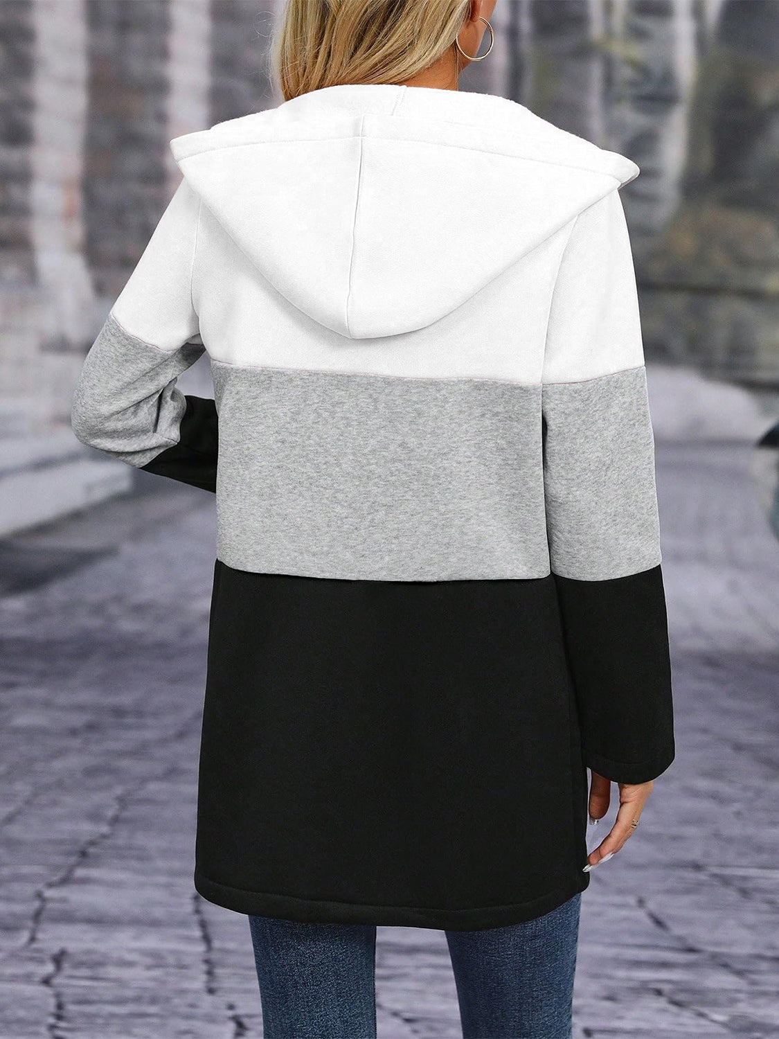 Helga | Long sleeve outerwear with hood and color block zip fastening