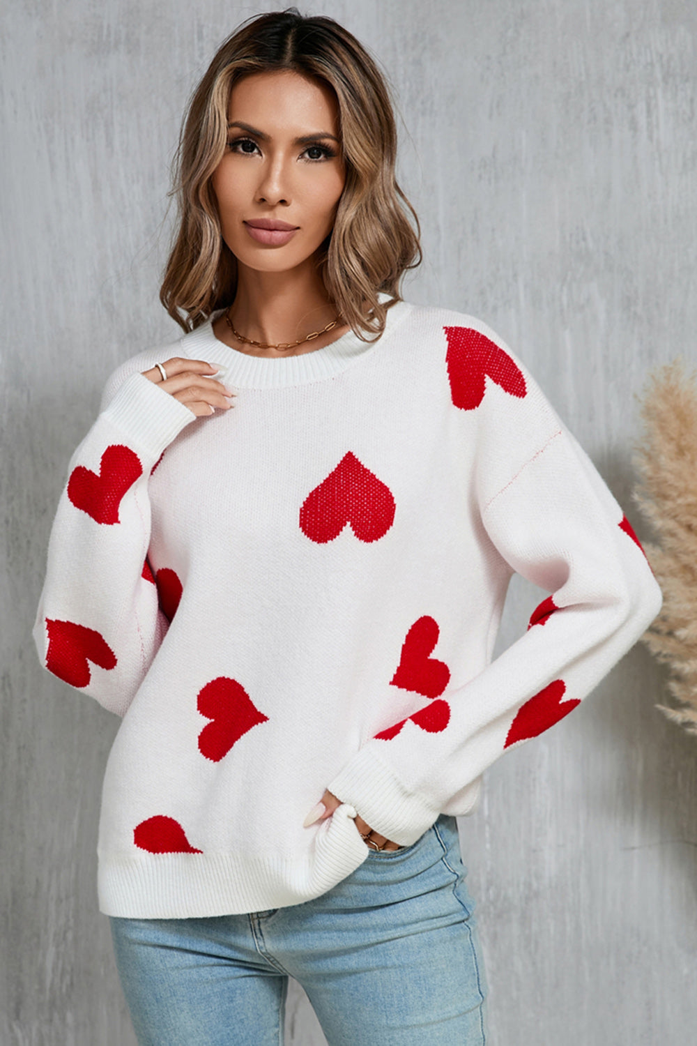 Mareike | Heart-shaped crew neck sweater with dropped shoulders