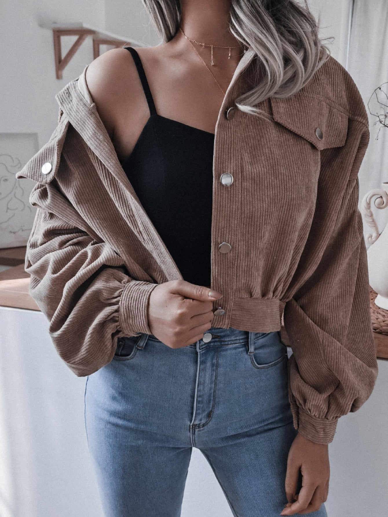 Esther | Cropped corduroy jacket with lantern sleeves