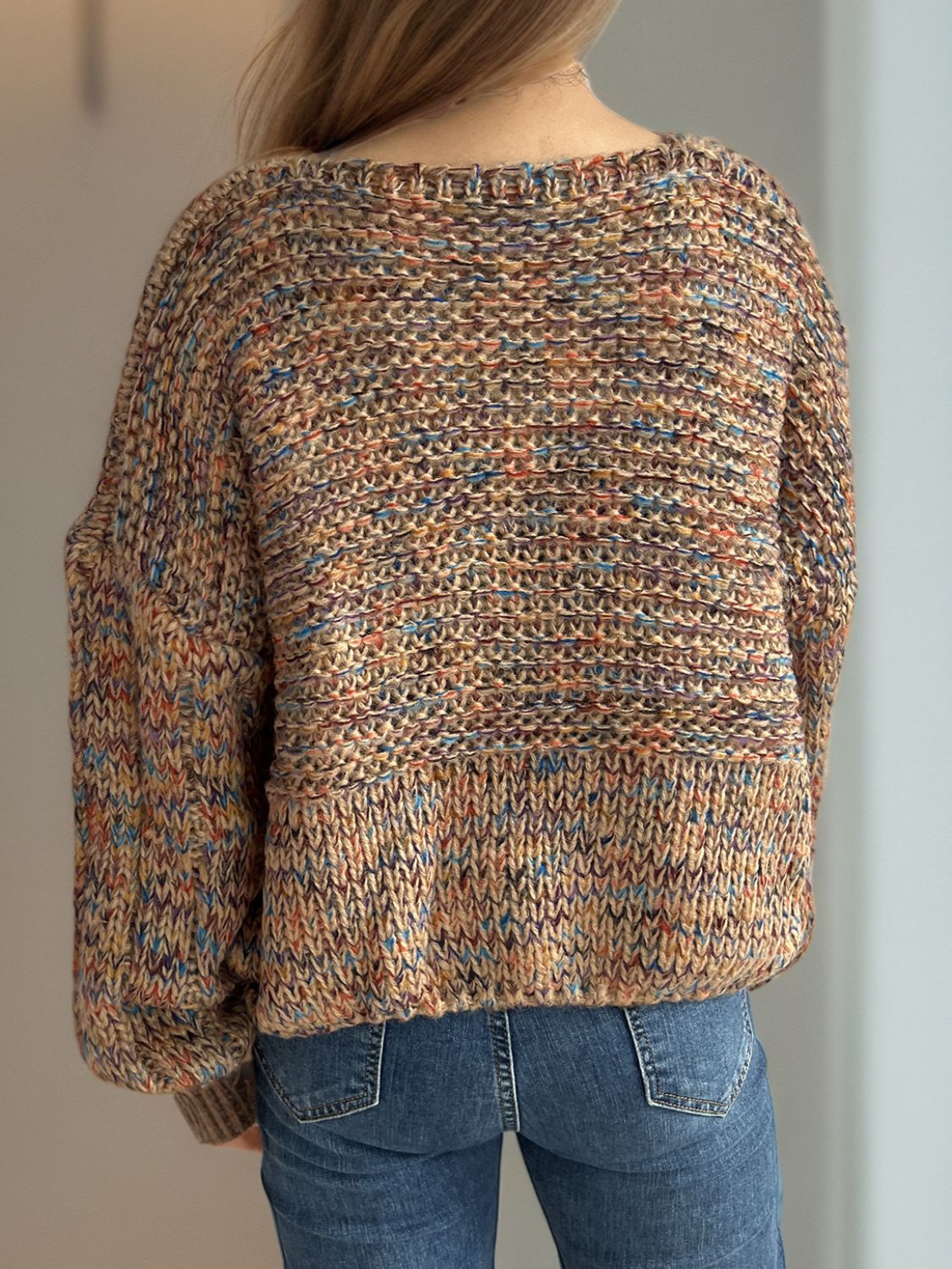 Iliana | Long-sleeved sweater with low shoulders