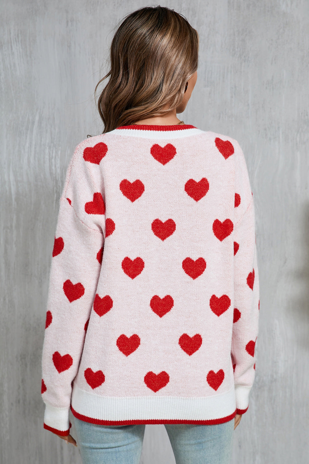 Lilli | Round neck sweater with contrast trim and heart pattern