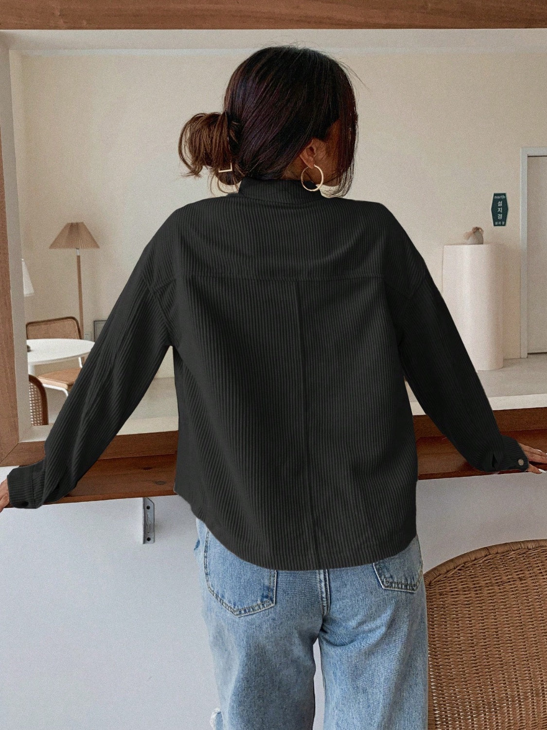 Estefanía | Honey colored down jacket with pockets and collar and snap fasteners
