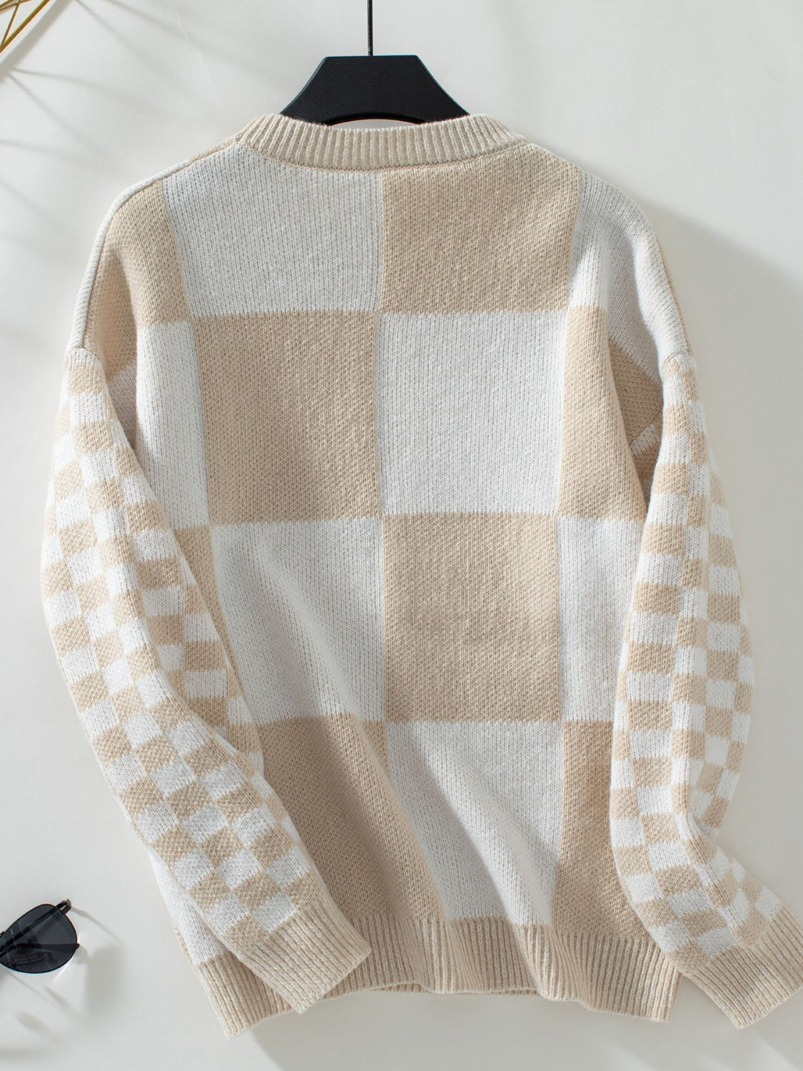 Romy | Color block sweater with a crew neck and long sleeves