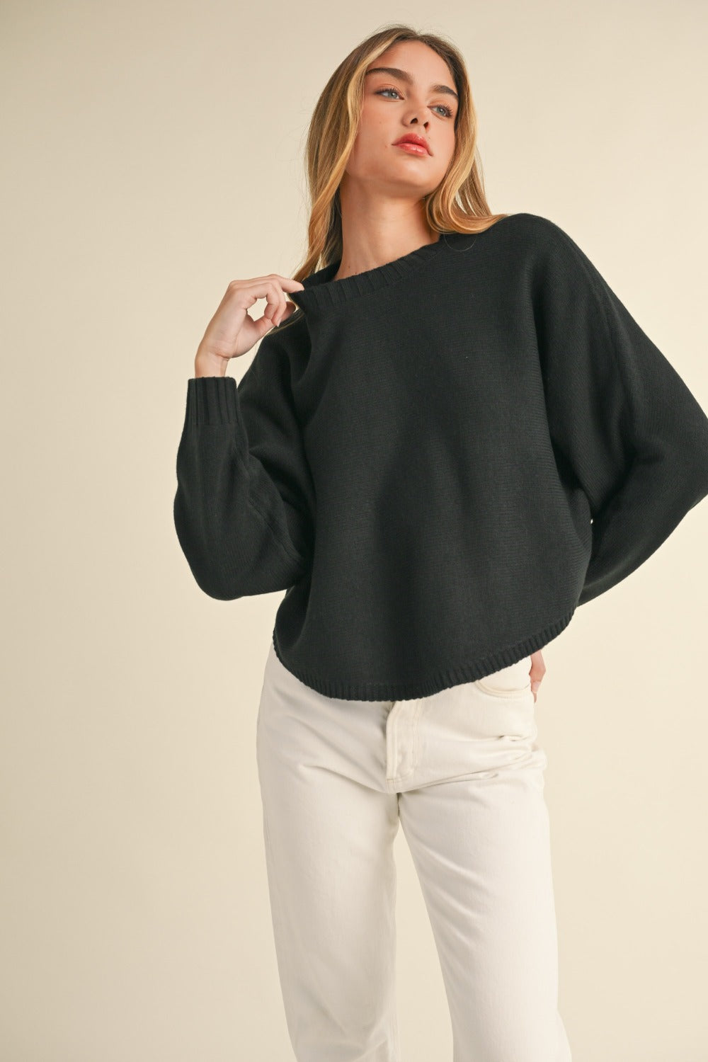 Irene | Short crew neck sweater with dolman sleeves from Mable