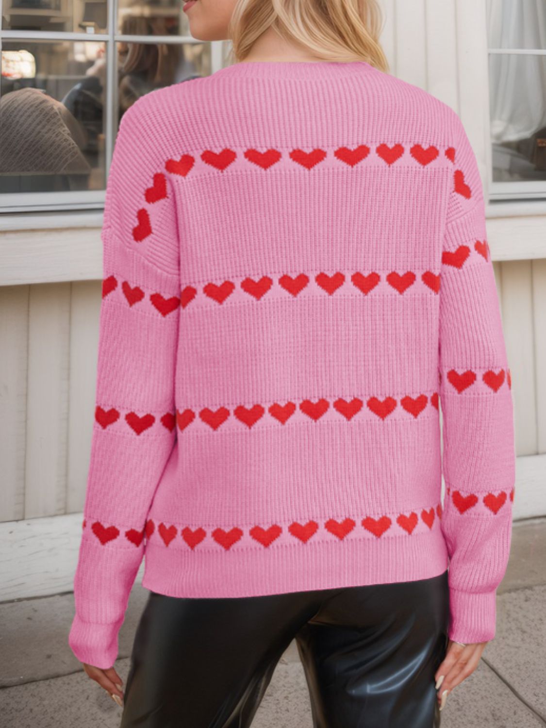 Hanna | Heart-shaped, long-sleeved crew neck sweater