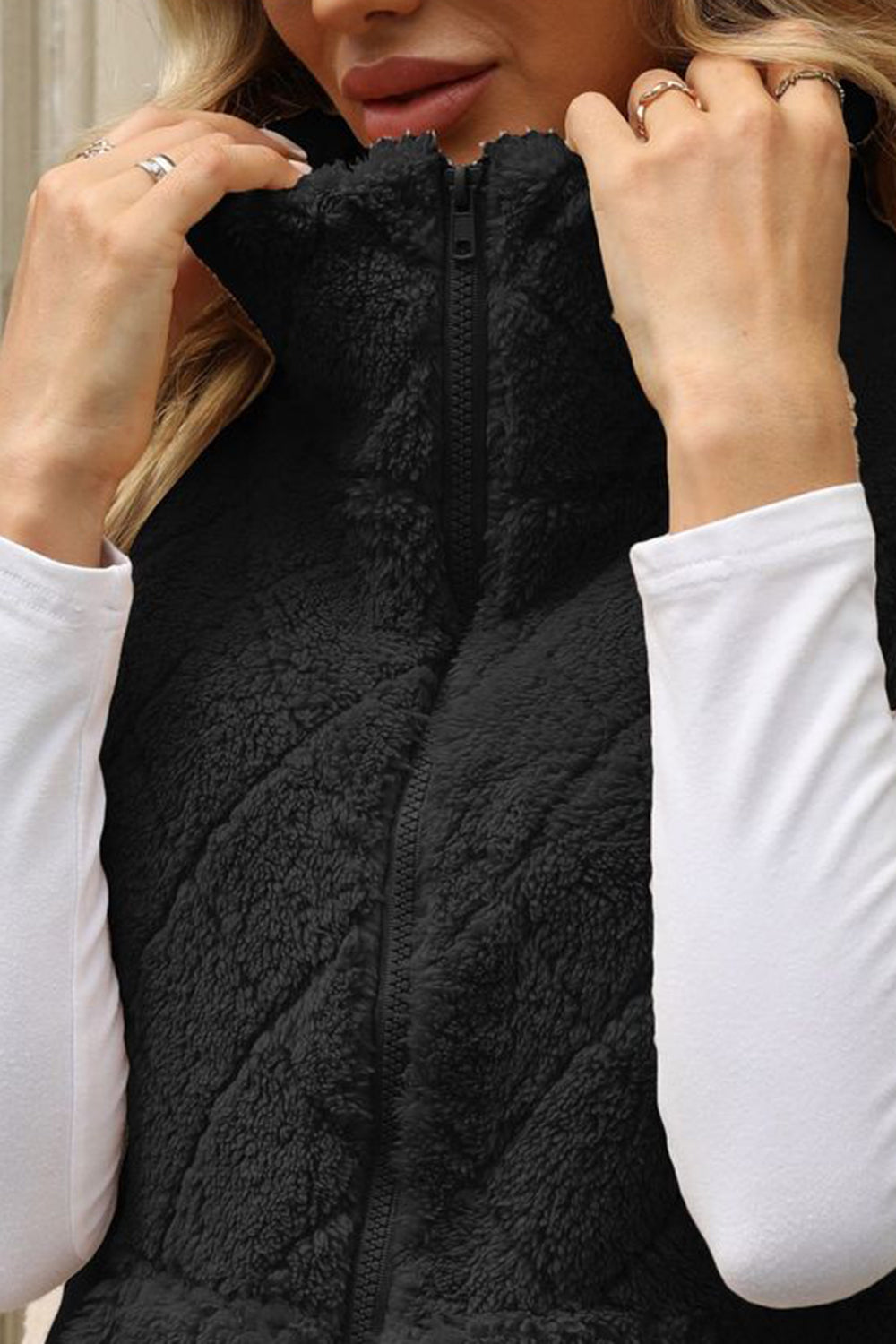 Katherine | Vest with a fluffy checked structure and zipper
