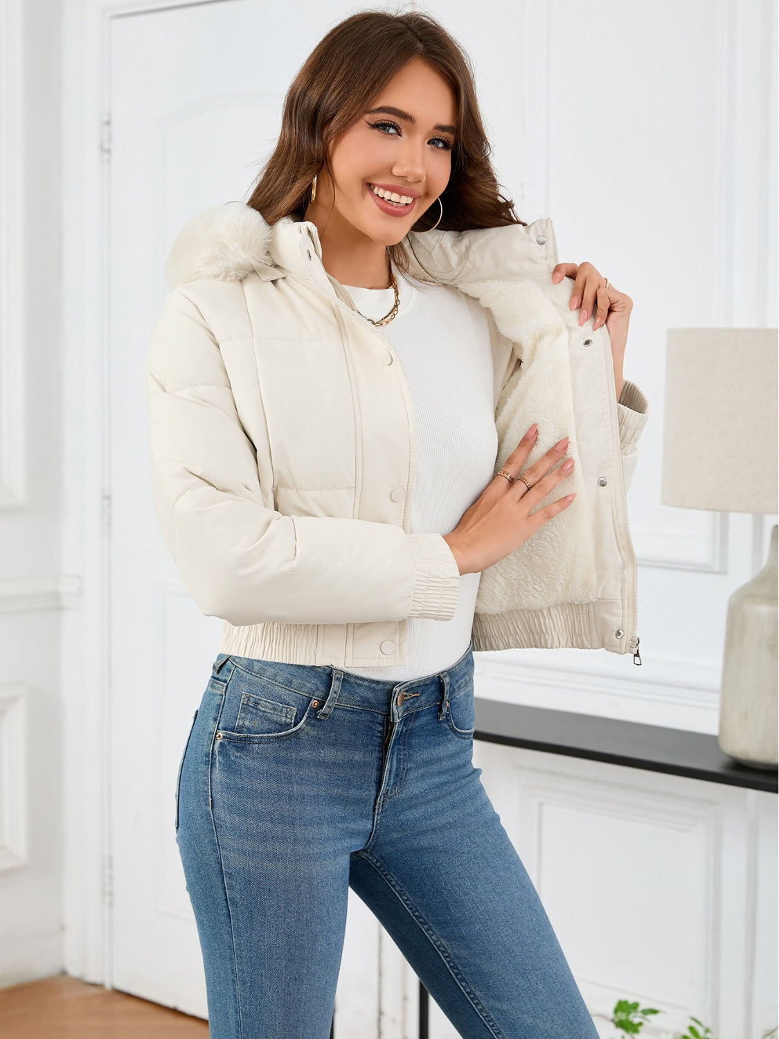 Eleonora | Long-sleeved, cropped winter coat with hood and pockets