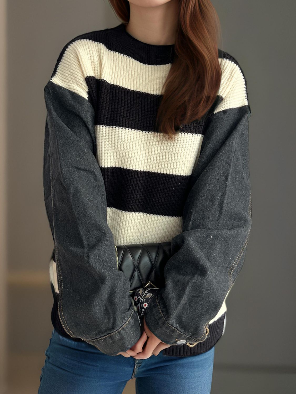 Johana | Contrasting long-sleeved sweater with a crew neck