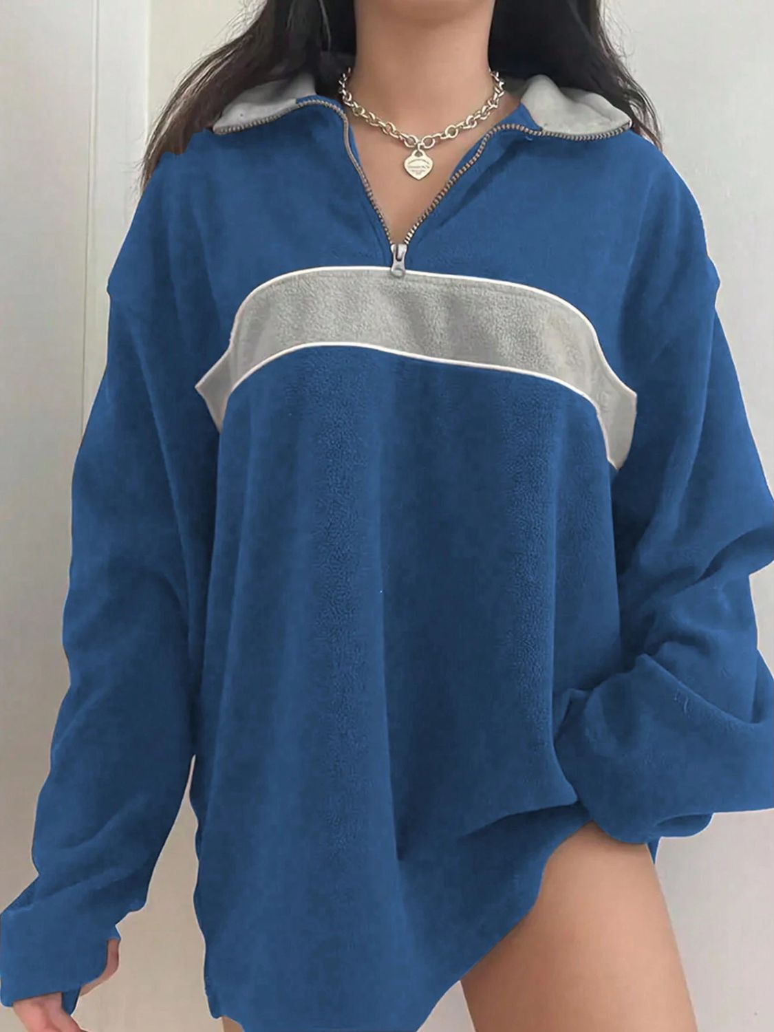 Ingrid | Contrasting long-sleeved sweatshirt with dropped shoulders