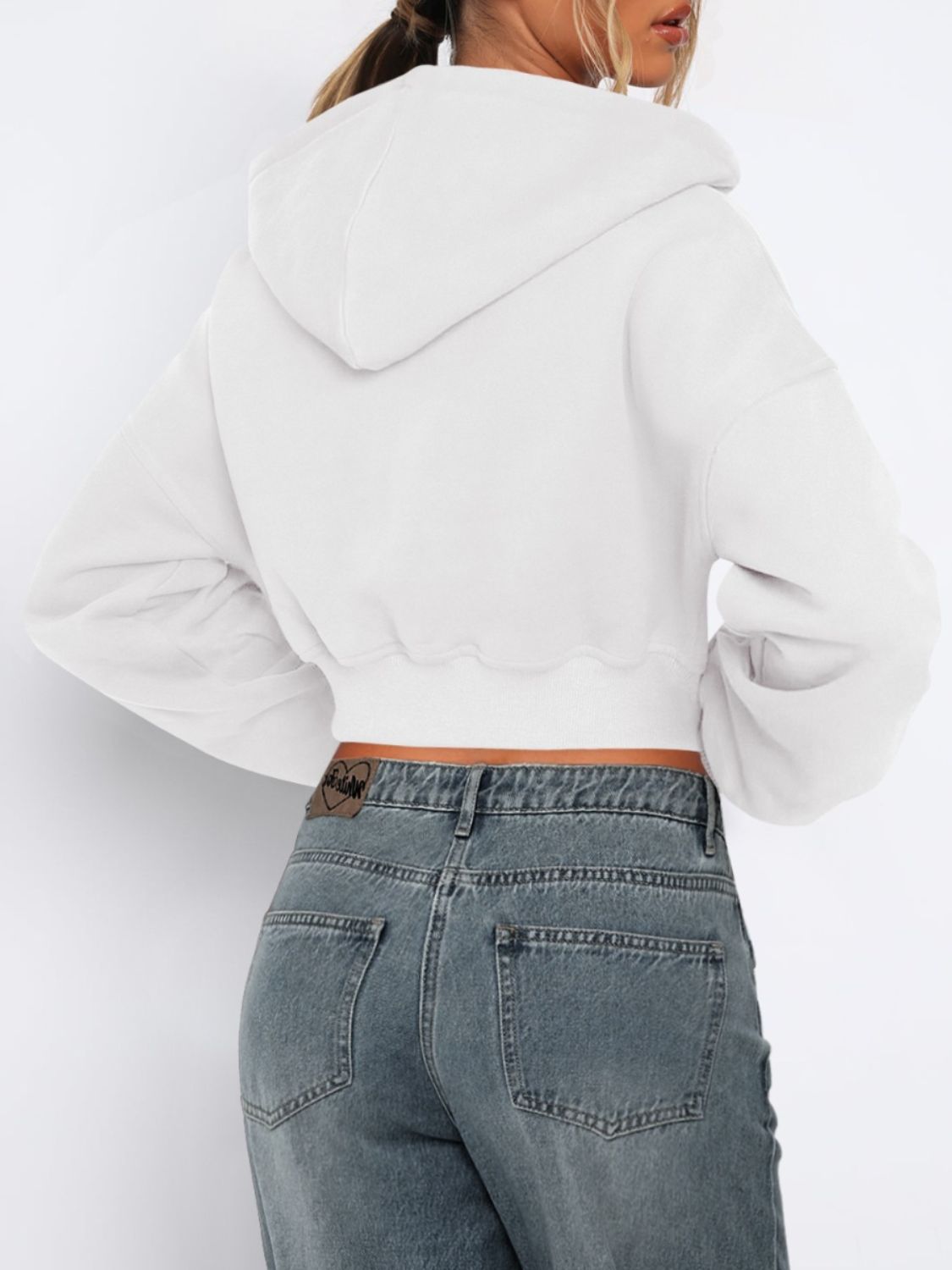 Evelyn | Cropped, long-sleeved jacket with hood and zip