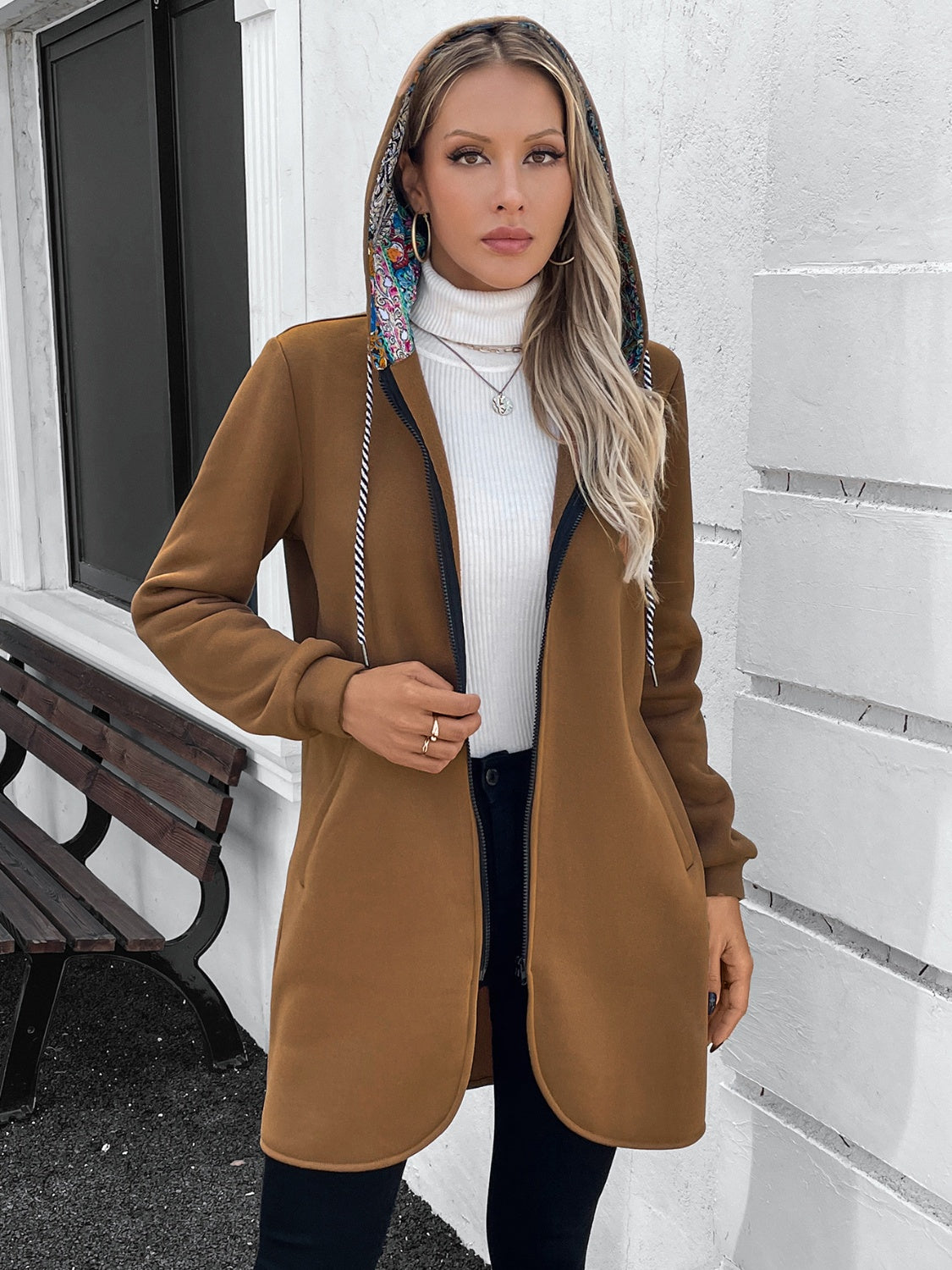 Wanda | Long sleeve outerwear with hood and drawstring and zip fastening