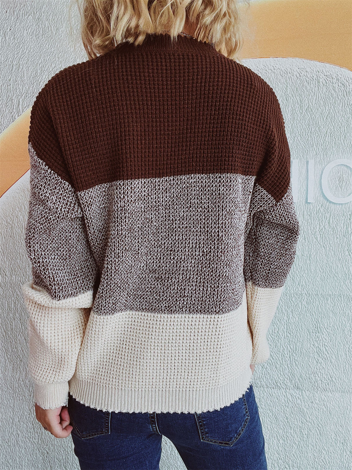 Emilie | Long sleeve sweater with a color block design