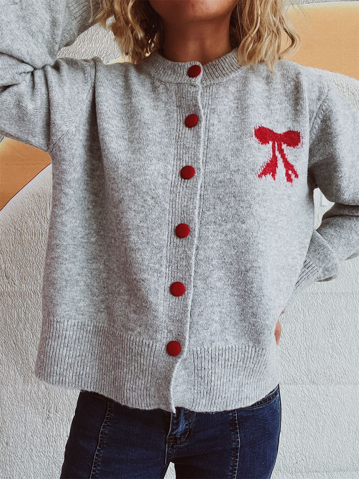 Beate | Long-sleeved cardigan with bow and round neckline and buttons