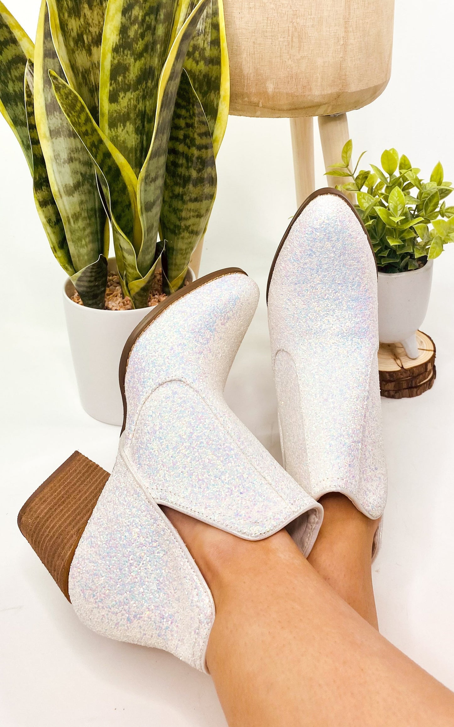 Gabriella | Ankle boots in white