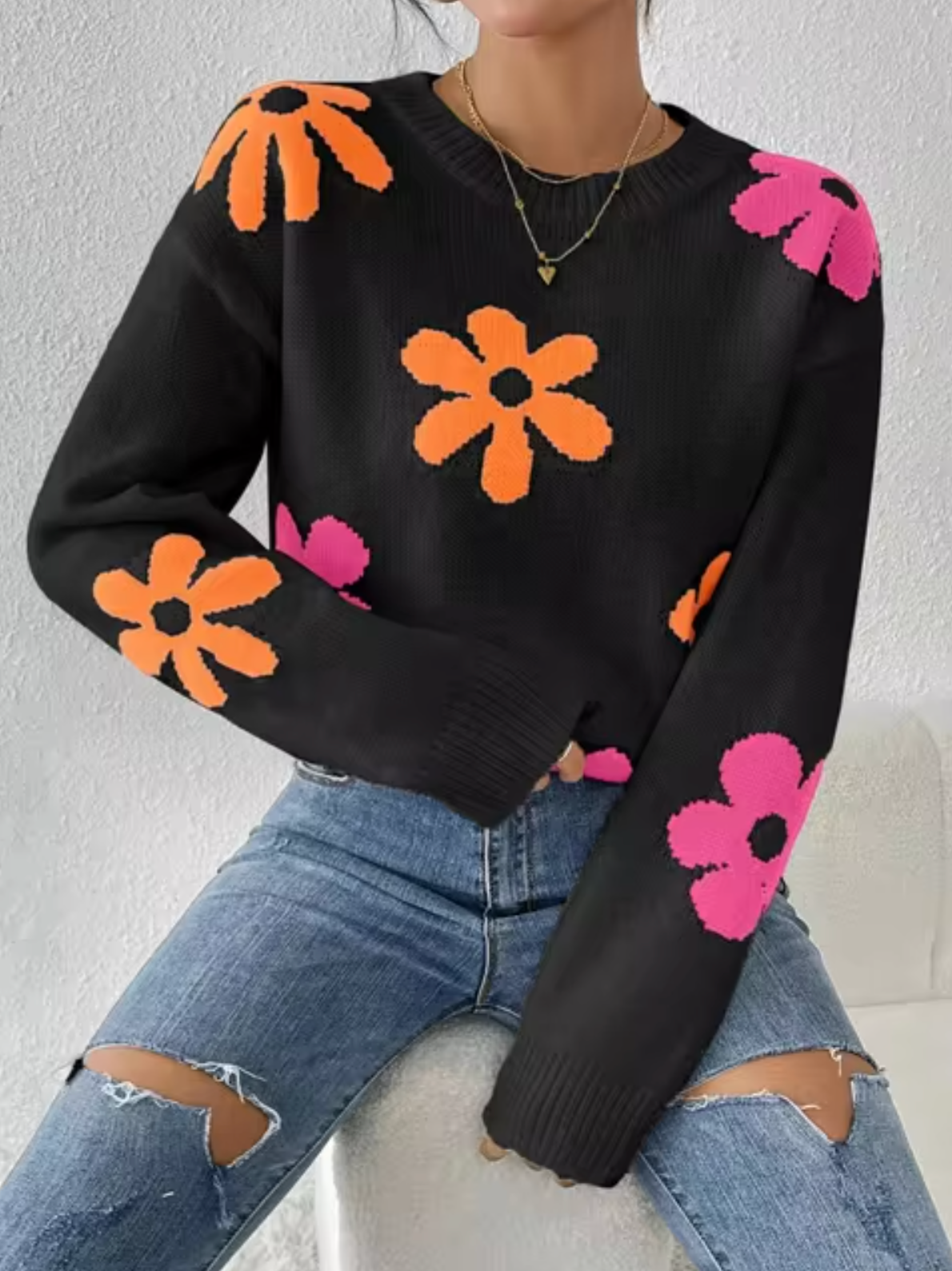 Victoria | Knitted sweater with a floral pattern