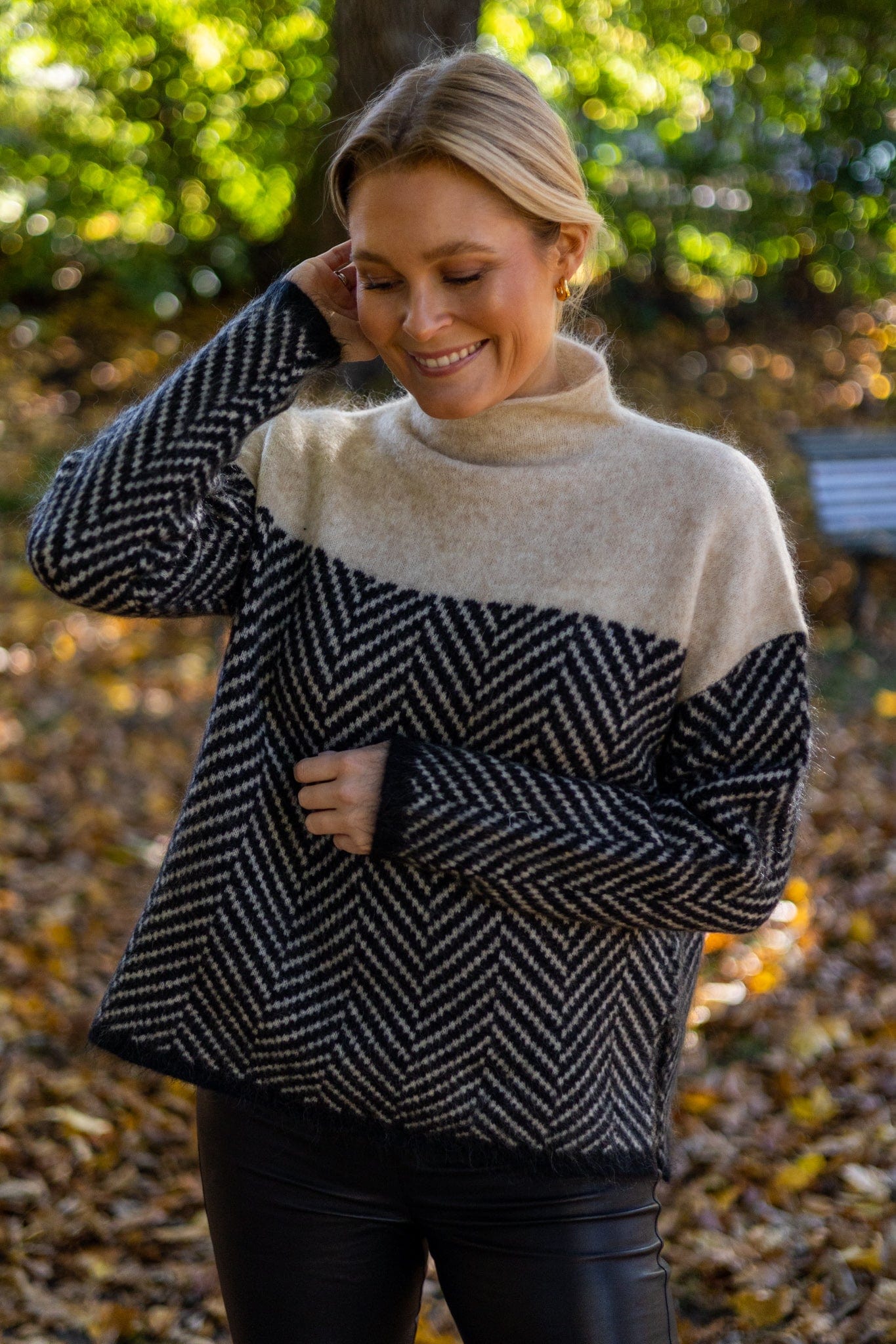 Tamara | Two-tone cotton turtleneck sweater
