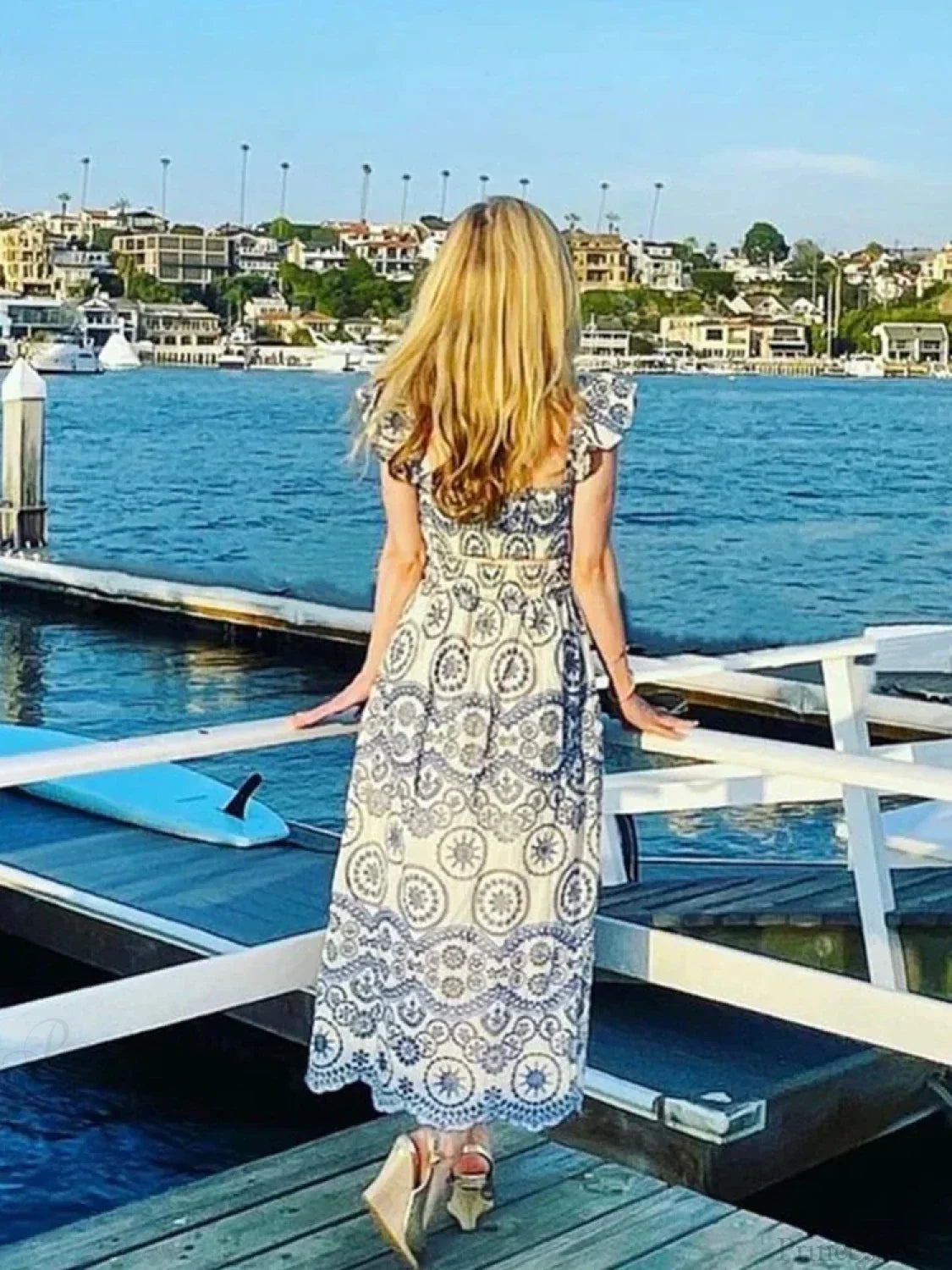 Hollow Out Floral Embroidery Flying Sleeve Dress