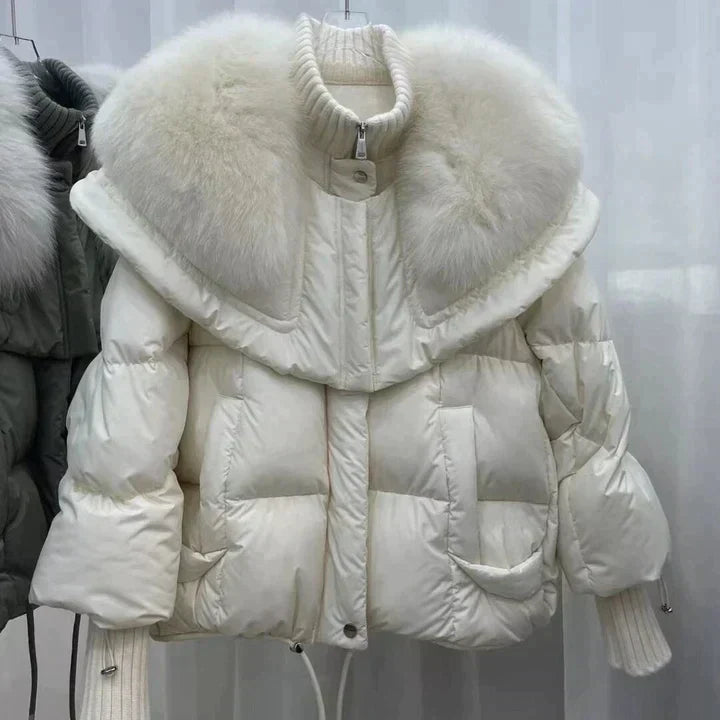 Yolaina | Relaxed and timeless winter jacket