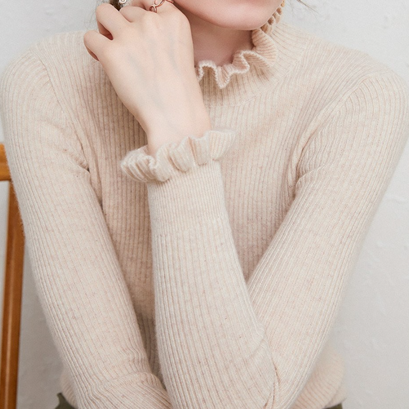 Mercedes® | Casual and effortless winter sweater