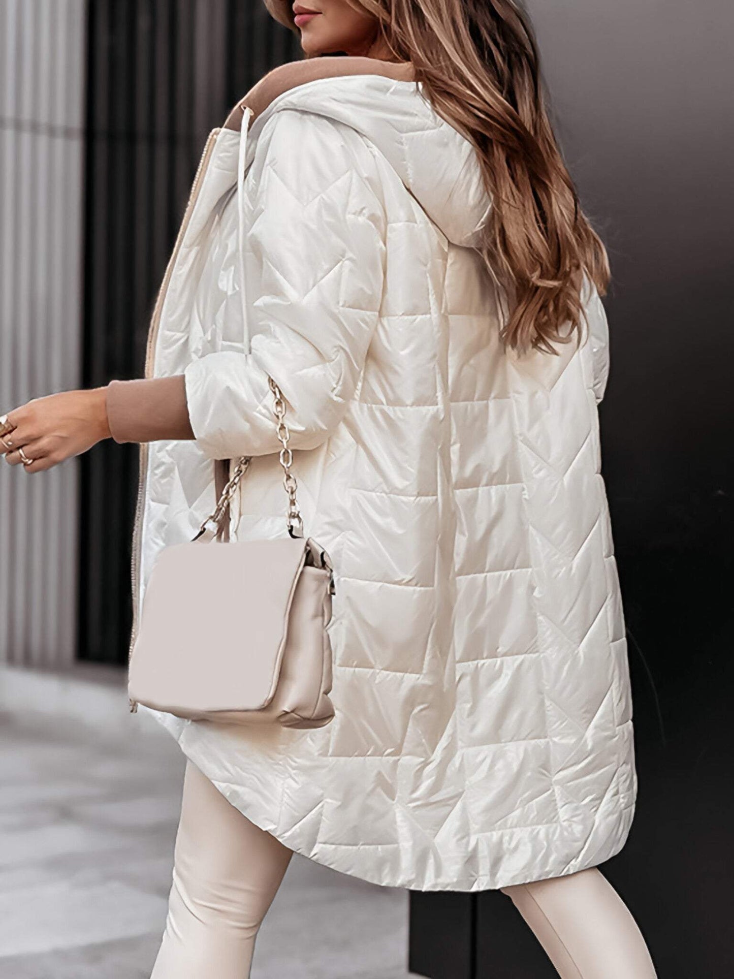 Noemí | Astrid Stylish hooded jacket