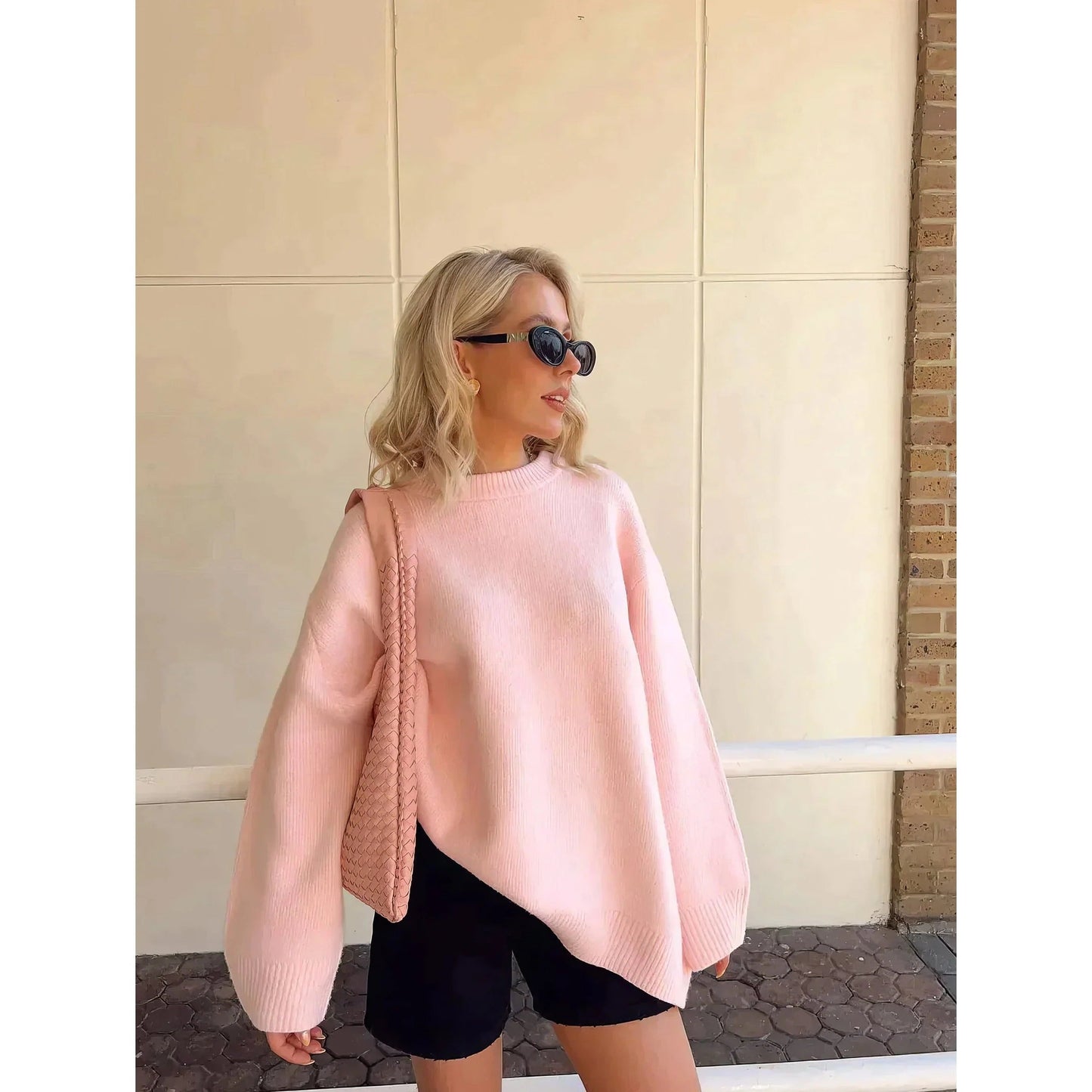 Ivana | Soft knitted sweater with feminine details