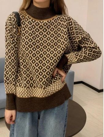 Zahira | Simple and stylish winter sweater
