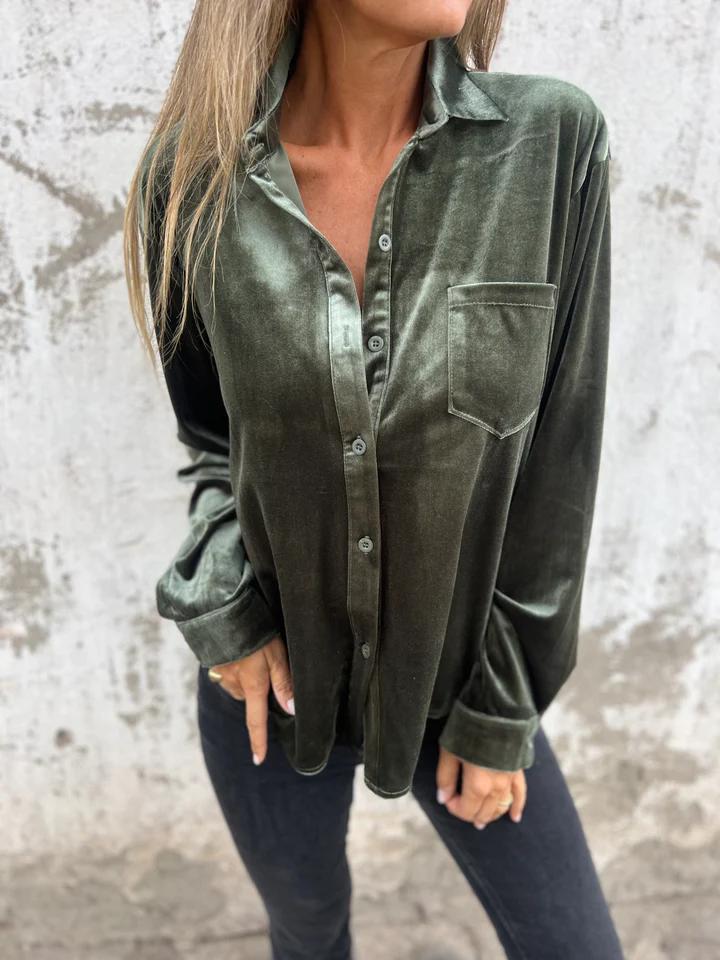 Carla | Luxurious velvet shirt