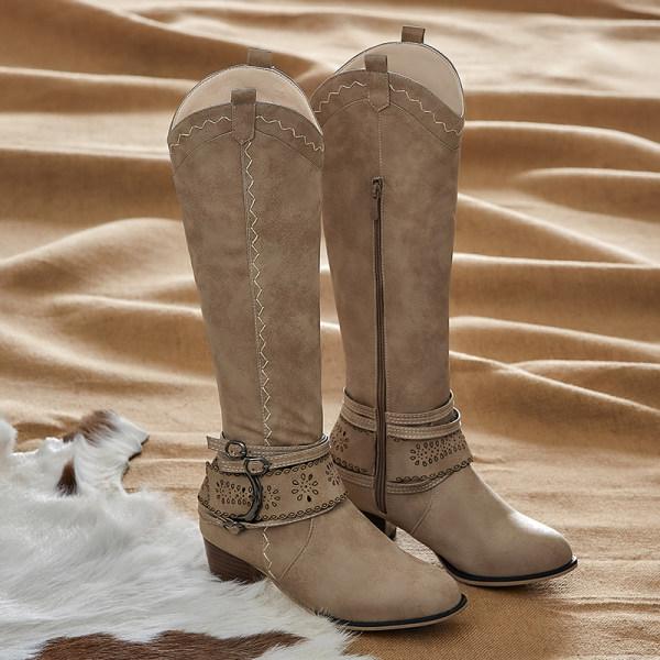 Ofelia | Modern and supportive orthopedic boots.