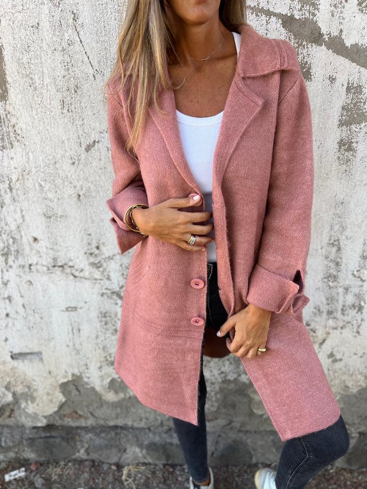 Ariadna | Waterproof coat with lapel collar