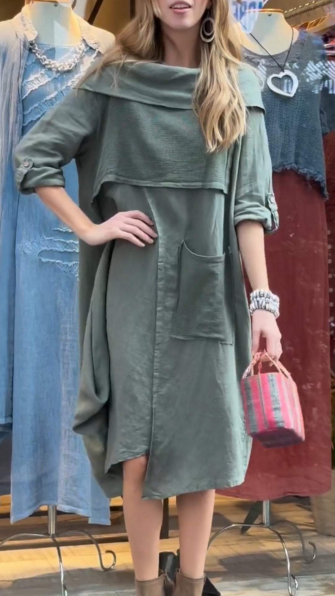 Manuela | Classic and elegant winter dress