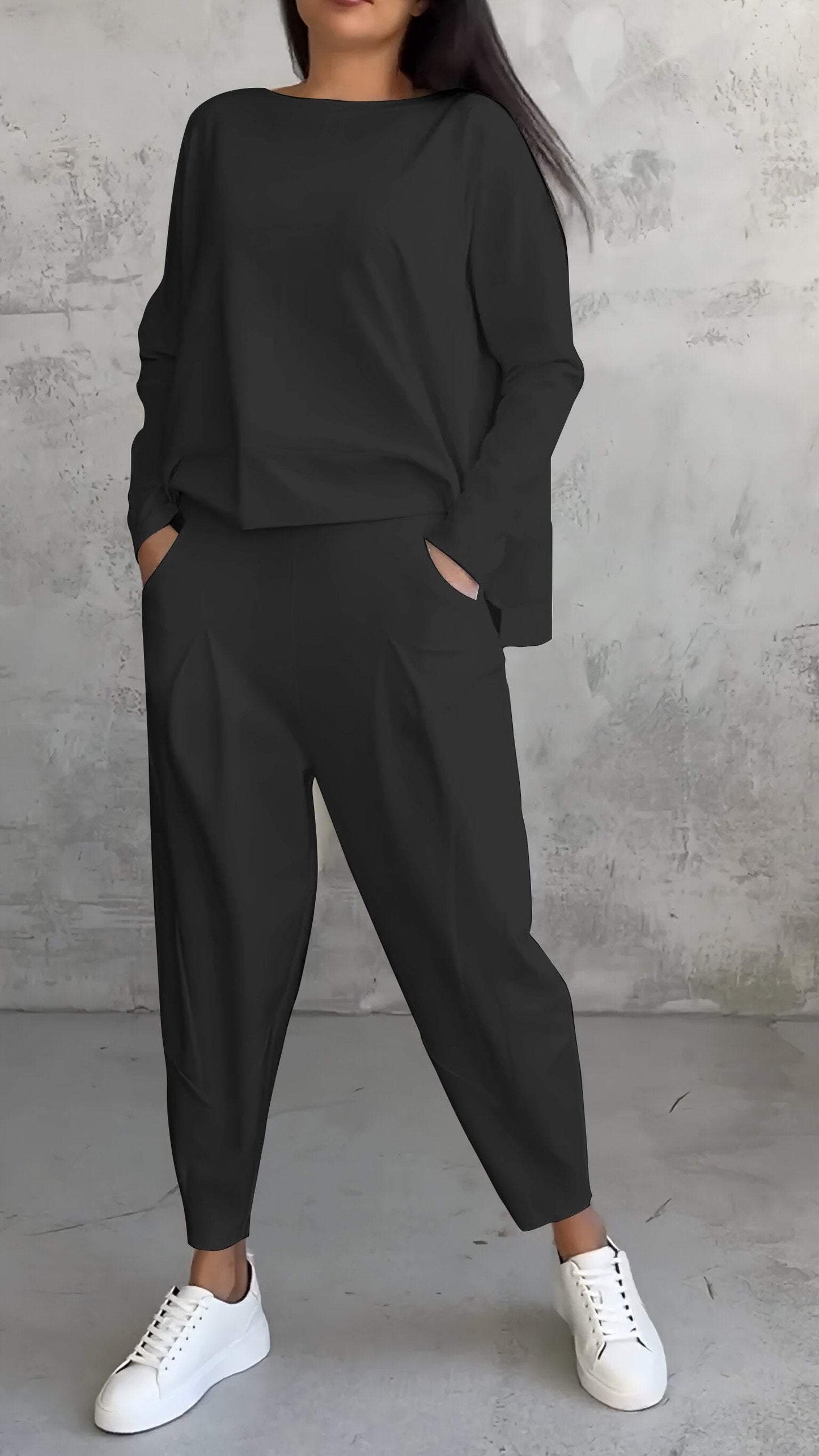 Rita® | Comfortable Combination With Crew Neck