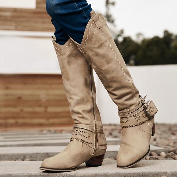 Ofelia | Modern and supportive orthopedic boots.