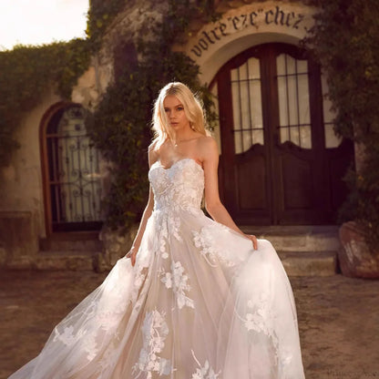 Lace Deep V-Neck Sleeveless Wedding Dress