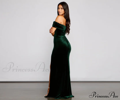 Olivia Formal Velvet Charming Off-The-Shoulder Maxi Dress